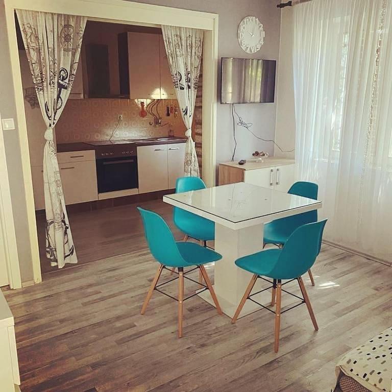Apartment 51 Горни Карин Стая снимка